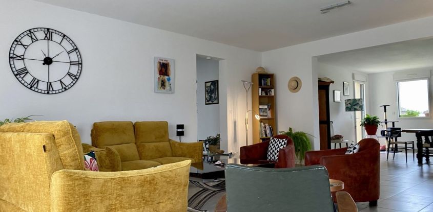 Maison 8 pièces de 218 m² à Savigny-en-Véron (37420)