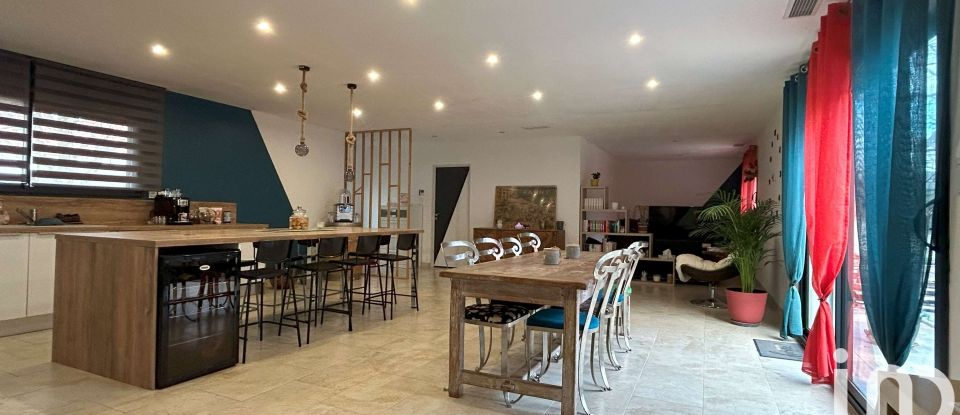 Maison traditionnelle 5 pièces de 140 m² à Saint-Martin-de-Valgalgues (30520)