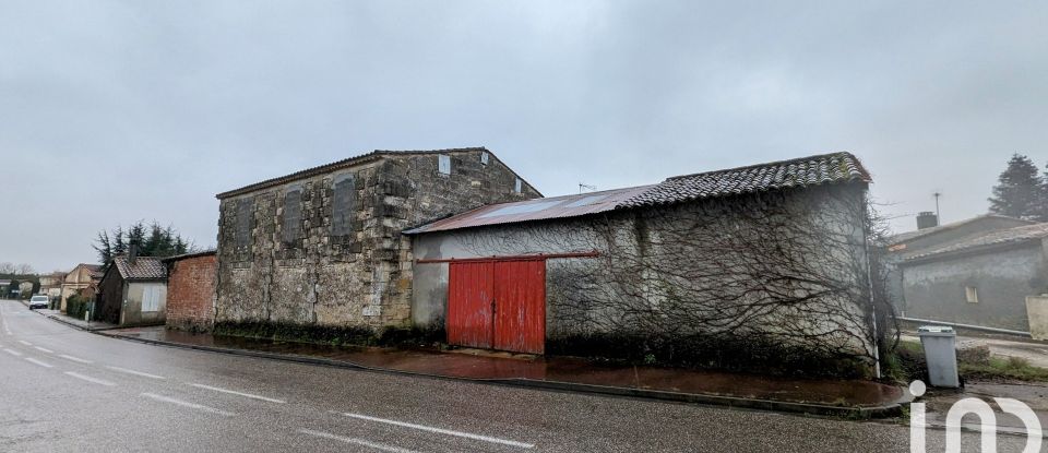 Barn conversion 4 rooms of 230 m² in Cussac-Fort-Médoc (33460)