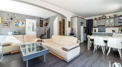 House 5 rooms of 105 m² in Six-Fours-les-Plages (83140)