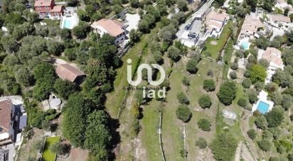 Land of 1,500 m² in Gilette (06830)