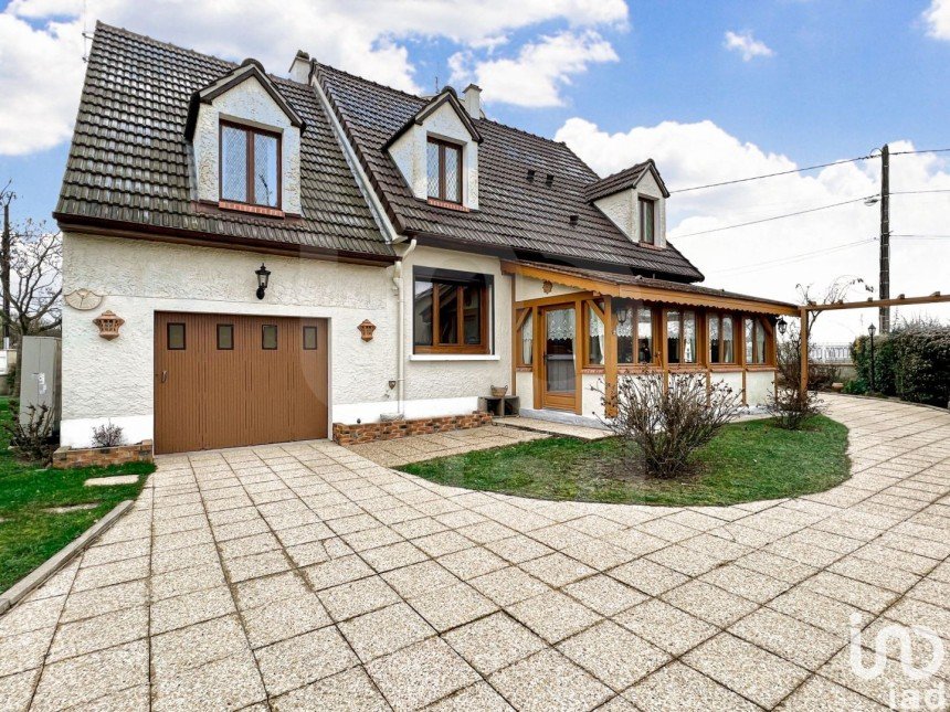 House 5 rooms of 126 m² in Amilly (45200)