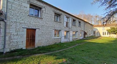 Maison 10 pièces de 285 m² à Monts-sur-Guesnes (86420)