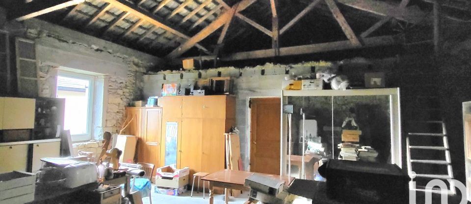 House 6 rooms of 157 m² in Parves-et-Nattages (01300)