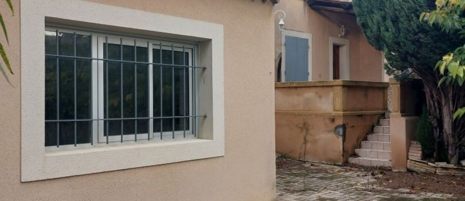 House 10 rooms of 190 m² in Jonquières (84150)