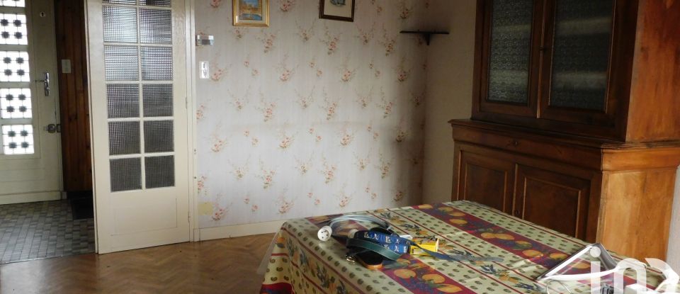 Village house 8 rooms of 130 m² in Beaune-d'Allier (03390)