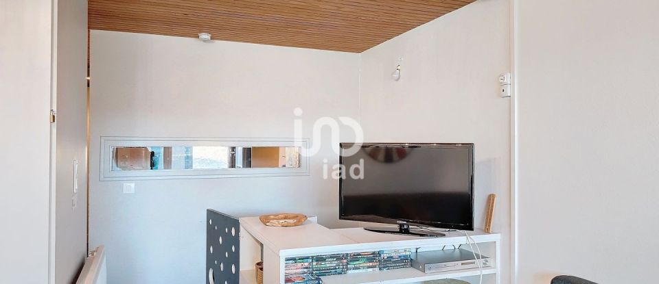 Apartment 2 rooms of 40 m² in Murat-le-Quaire (63150)