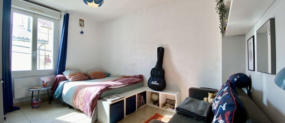 Apartment 3 rooms of 77 m² in Port-la-Nouvelle (11210)