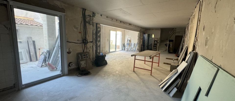 Mas 4 rooms of 140 m² in Beaucaire (30300)