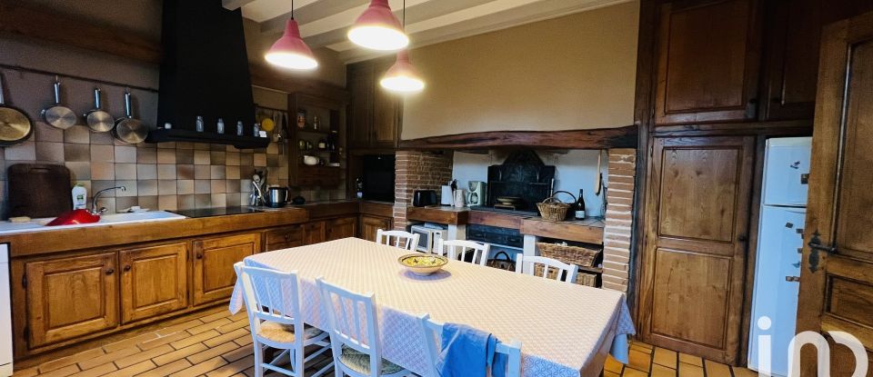 Country house 6 rooms of 237 m² in Castelmayran (82210)