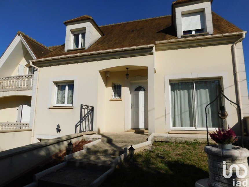 Maison 6 pièces de 126 m² à Viry-Châtillon (91170)