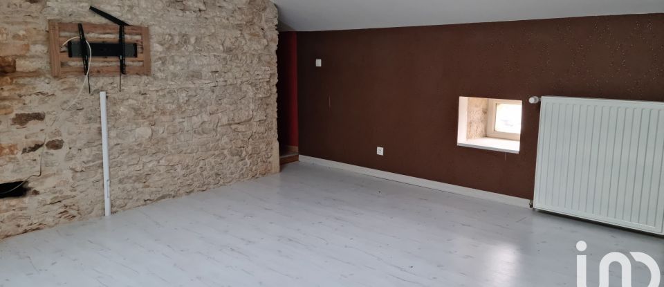 Village house 4 rooms of 152 m² in Blanzay (86400)