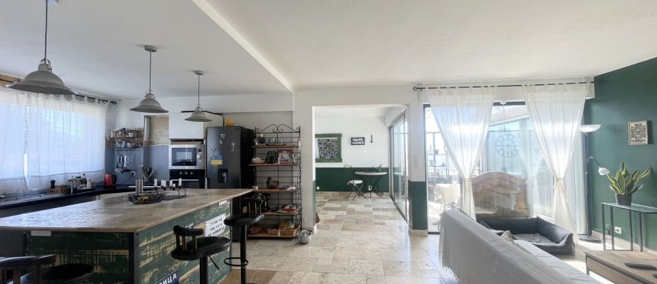 House 7 rooms of 200 m² in Nîmes (30000)