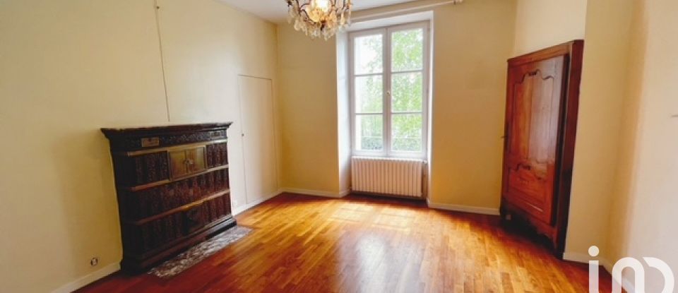 Mansion 10 rooms of 370 m² in Melun (77000)
