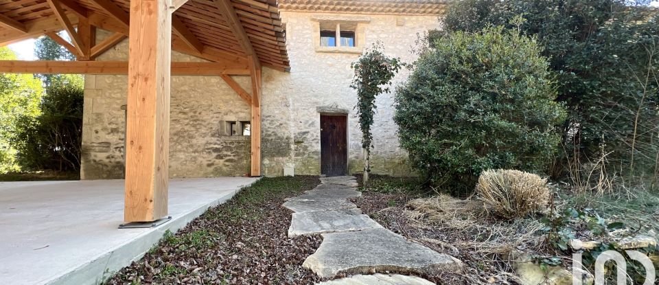 Mas 9 pièces de 268 m² à Saint-Rémy-de-Provence (13210)