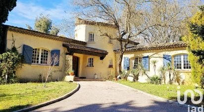 Traditional house 6 rooms of 220 m² in Garéoult (83136)