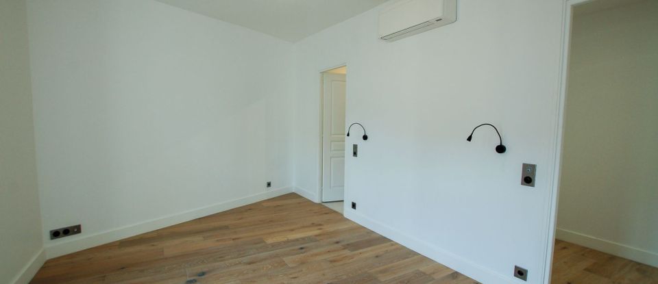 Appartement 5 pièces de 132 m² à Paris (75008)
