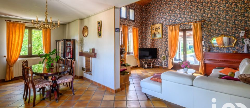 House 8 rooms of 207 m² in Castelsarrasin (82100)