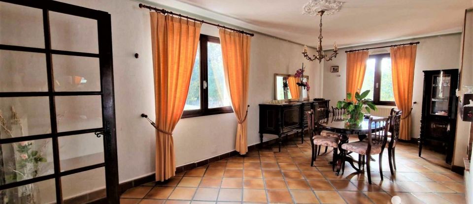 House 8 rooms of 207 m² in Castelsarrasin (82100)