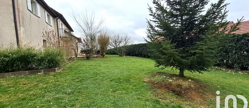 Traditional house 9 rooms of 241 m² in Saint-Vit (25410)