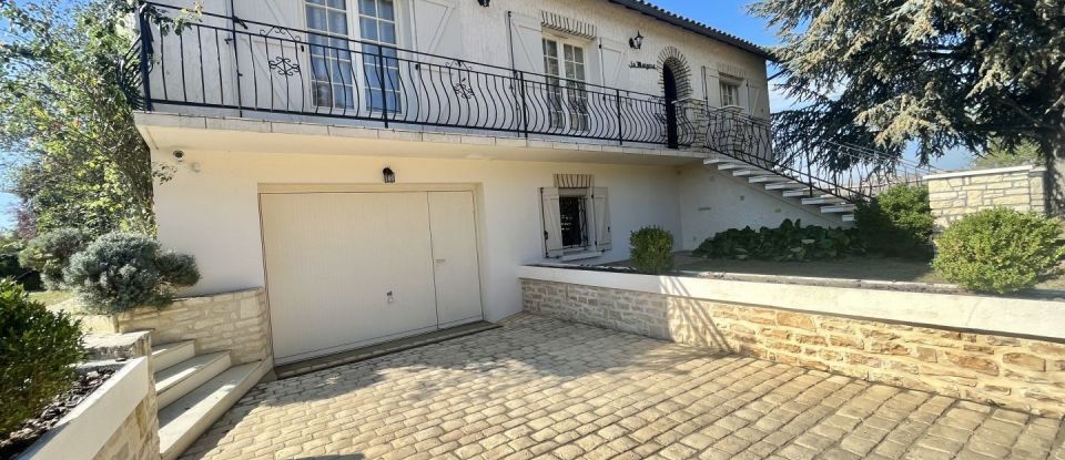 House 6 rooms of 125 m² in Nouaillé-Maupertuis (86340)