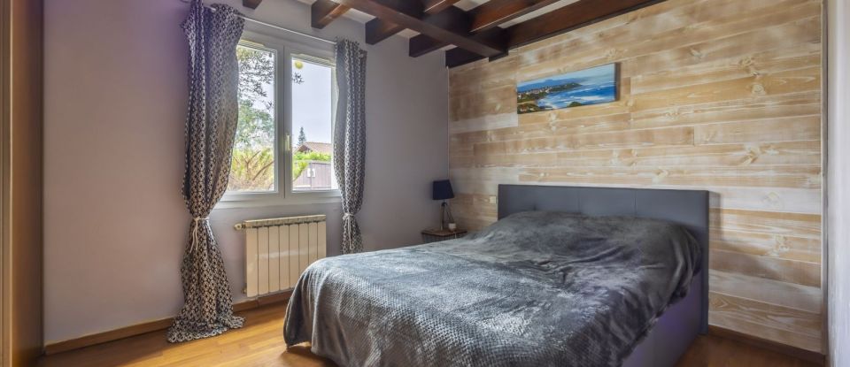 House 6 rooms of 110 m² in Saint-Vincent-de-Tyrosse (40230)