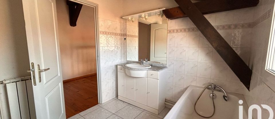 Duplex 3 rooms of 64 m² in Millau (12100)