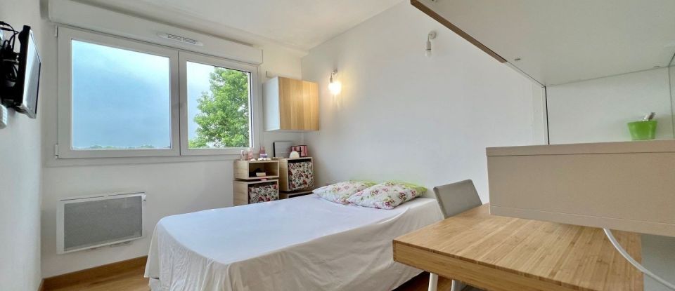 Apartment 4 rooms of 84 m² in Roissy-en-Brie (77680)