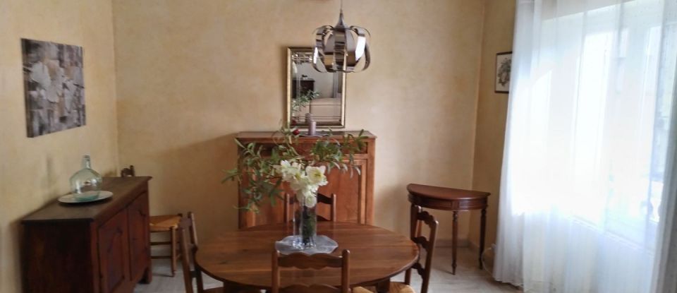 House 4 rooms of 123 m² in Carpentras (84200)