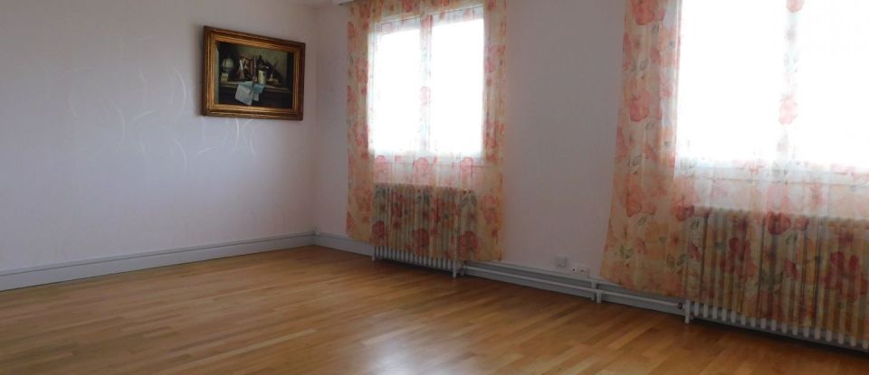 House 6 rooms of 120 m² in Montluçon (03100)