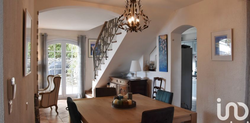 Maison traditionnelle 8 pièces de 295 m² à Brando (20222)