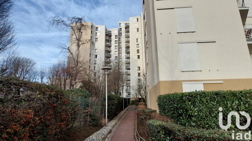 Apartment 4 rooms of 77 m² in Neuilly-sur-Marne (93330)