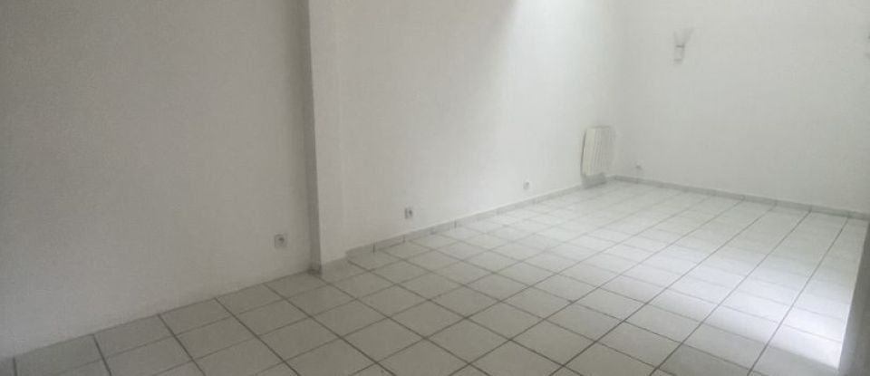 Apartment 1 room of 31 m² in Corbeil-Essonnes (91100)