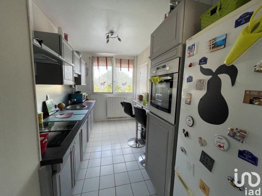 Apartment 3 rooms of 66 m² in Morsang-sur-Orge (91390)