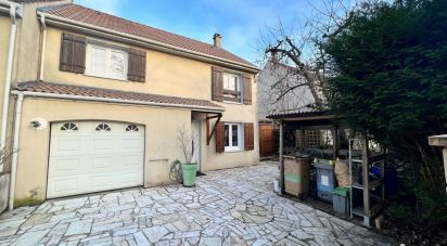 House 6 rooms of 95 m² in Saint-Pierre-du-Perray (91280)