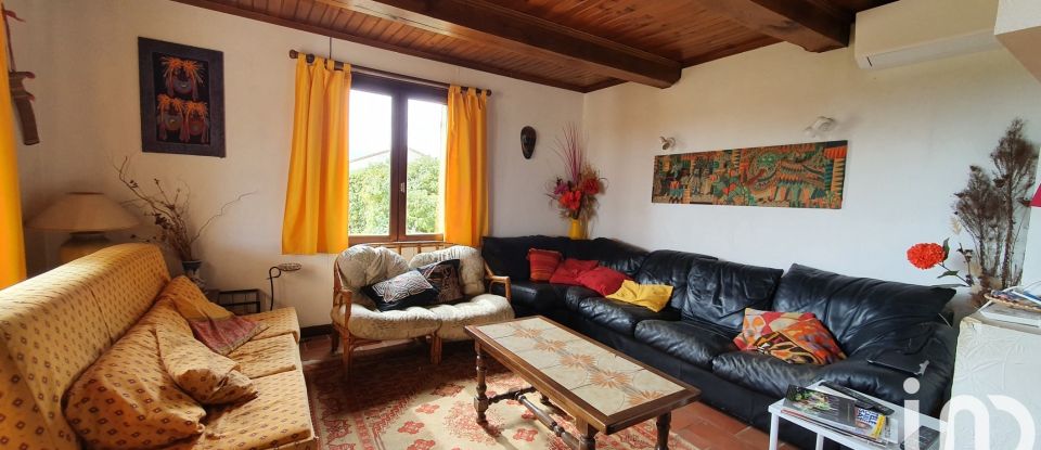 Traditional house 7 rooms of 188 m² in Creissan (34370)
