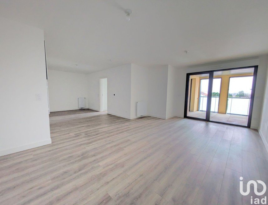 Apartment 3 rooms of 80 m² in Bordeaux (33100)