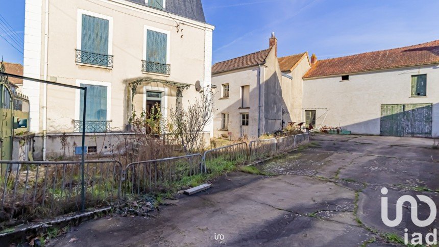 House 7 rooms of 350 m² in Flins-sur-Seine (78410)