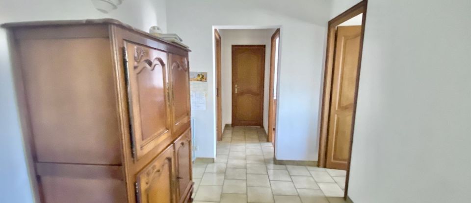 House 5 rooms of 99 m² in Solliès-Ville (83210)