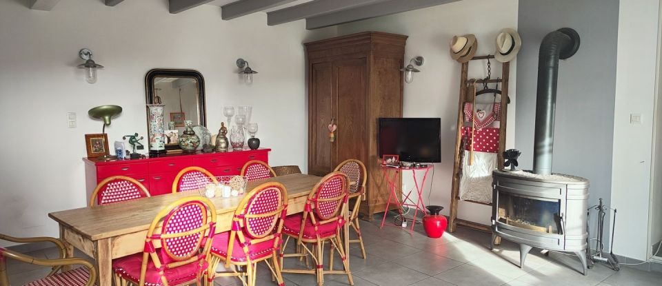 House 5 rooms of 160 m² in Vouhé (79310)