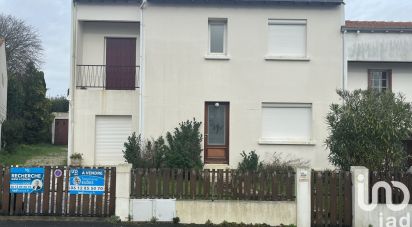House 5 rooms of 147 m² in Lagord (17140)