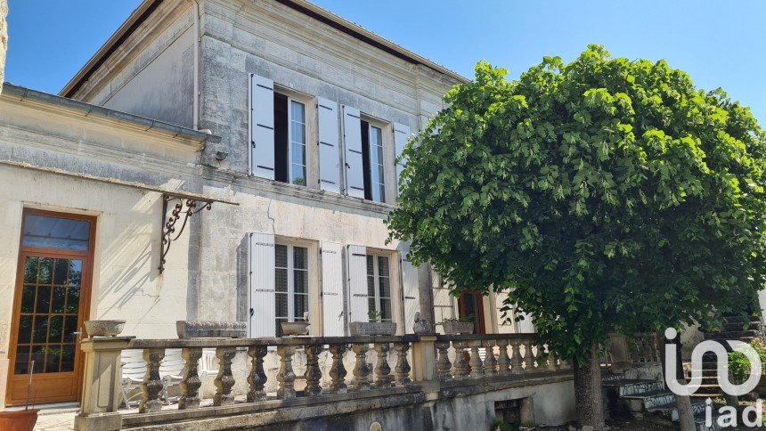 Mansion 7 rooms of 193 m² in Juillac-le-Coq (16130)