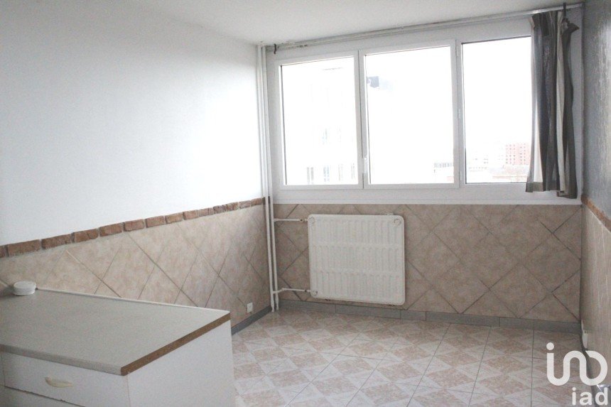 Apartment 1 room of 16 m² in Amiens (80000)
