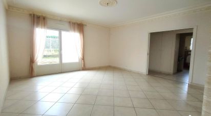 House 5 rooms of 130 m² in Lys-Haut-Layon (49310)