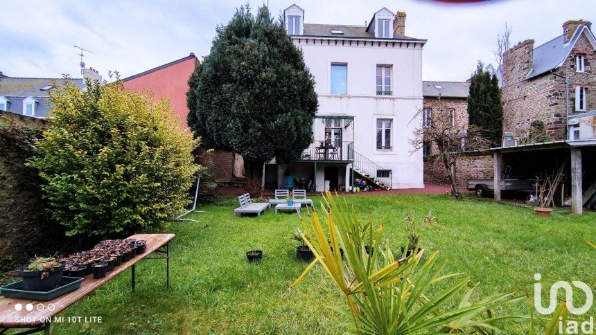 House 10 rooms of 192 m² in Saint-Malo (35400)