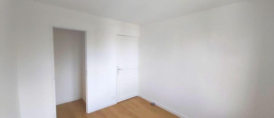 Apartment 5 rooms of 96 m² in Buc (78530)