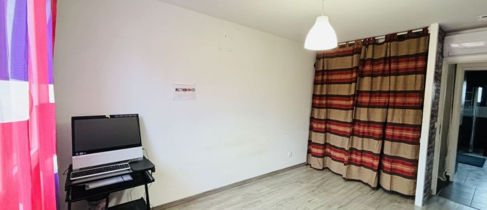 Maison 5 pièces de 106 m² à Saint-André-le-Gaz (38490)