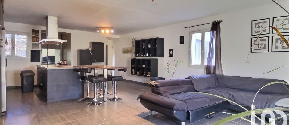 Maison traditionnelle 4 pièces de 96 m² à Malemort-du-Comtat (84570)