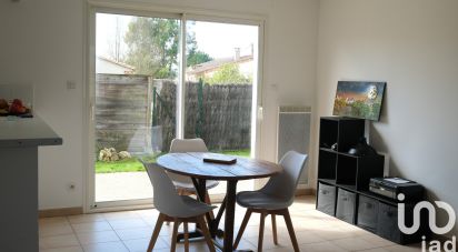 House 4 rooms of 83 m² in Saint-Quentin-de-Baron (33750)