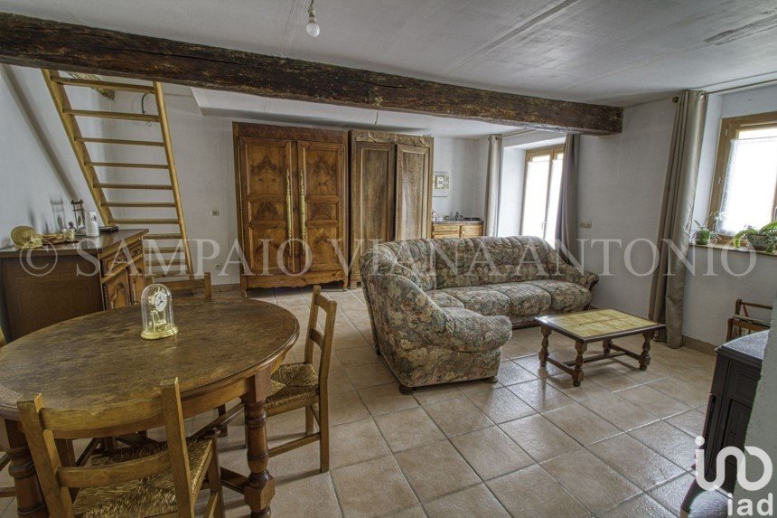 House 3 rooms of 75 m² in Puiseaux (45390)